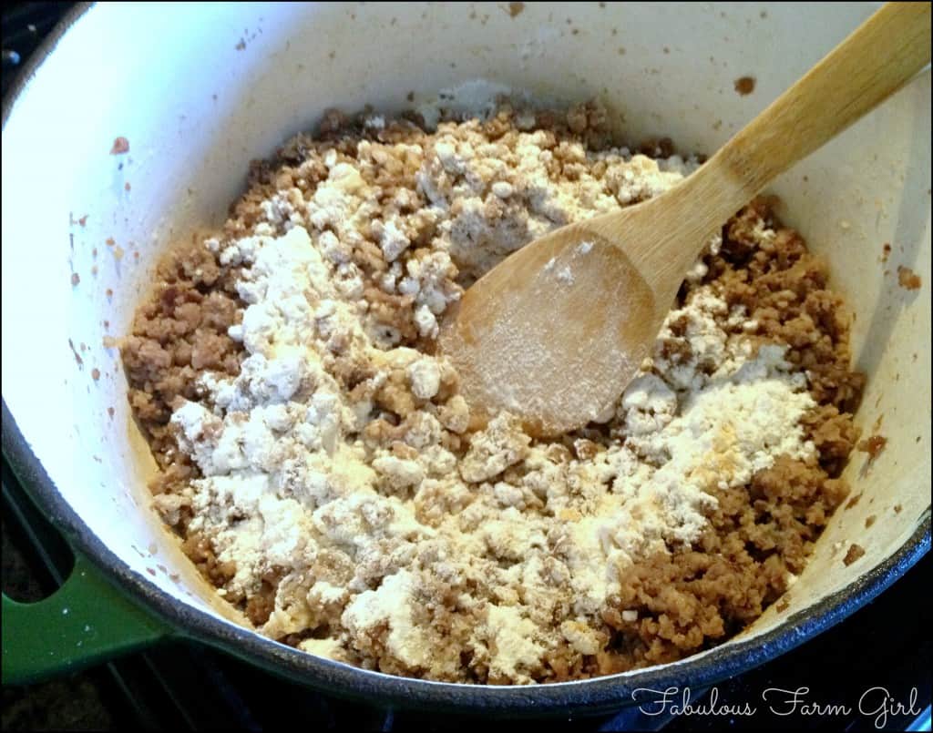 how-to-make-sausage-gravy-fabulous-farm-girl